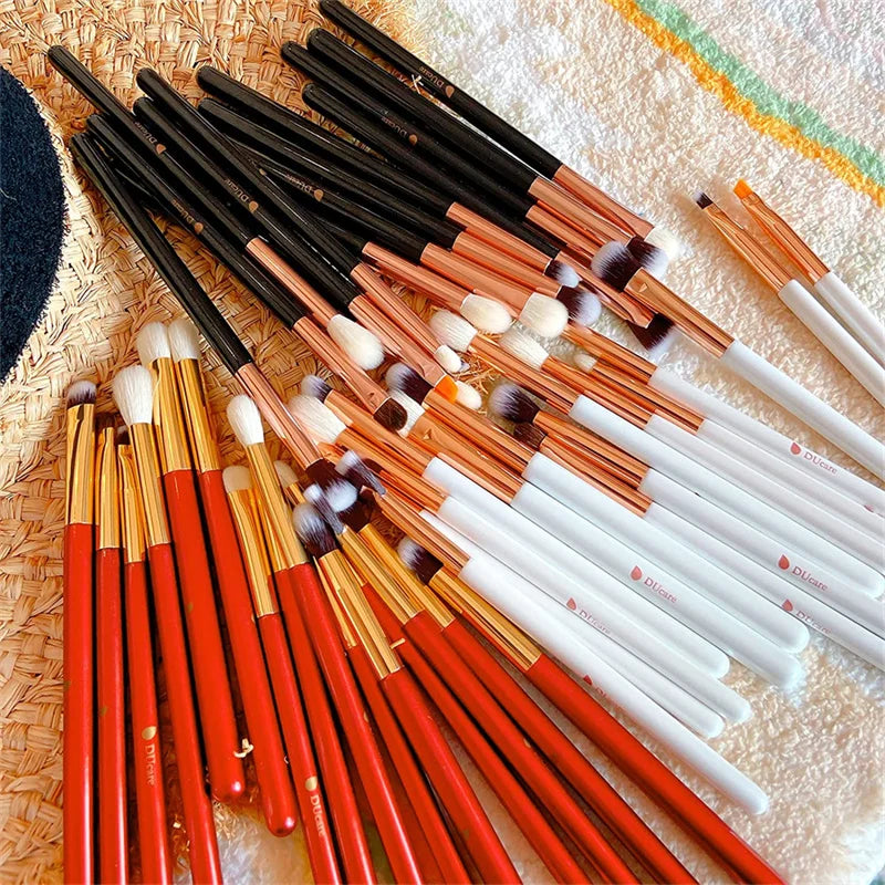 DUcare Eye Makeup Brushes 15pcs Eyeshadow Makeup Brushes Set with Soft Synthetic Hairs & Wood Handle for Eyebrow Blending Makeup